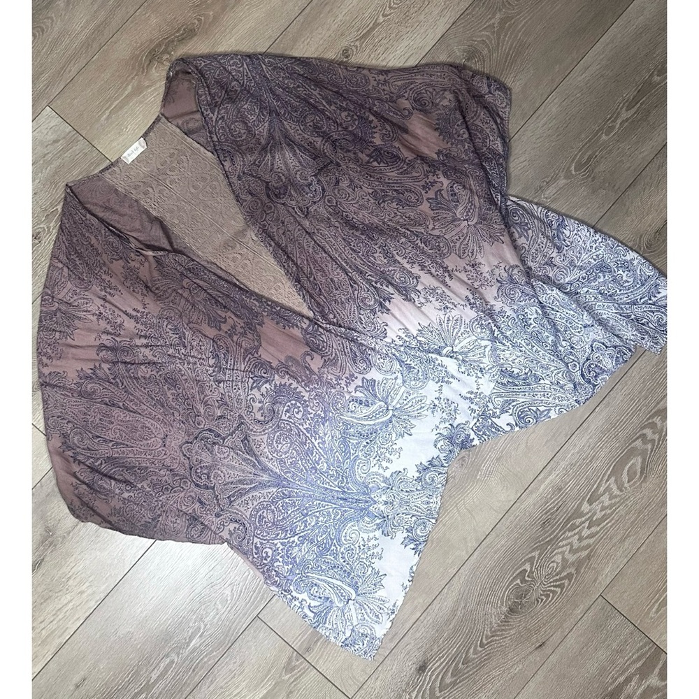 Altar’d State Paisley Ombré Lace Kimono